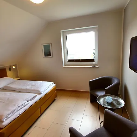 Huegel Maisonette アパート *